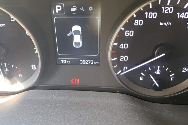 Used Hyundai Elantra (6th Generation / Lingdong) 2016 1.6L Automatic ZhiXuan – Elite Version Odometer Close Up