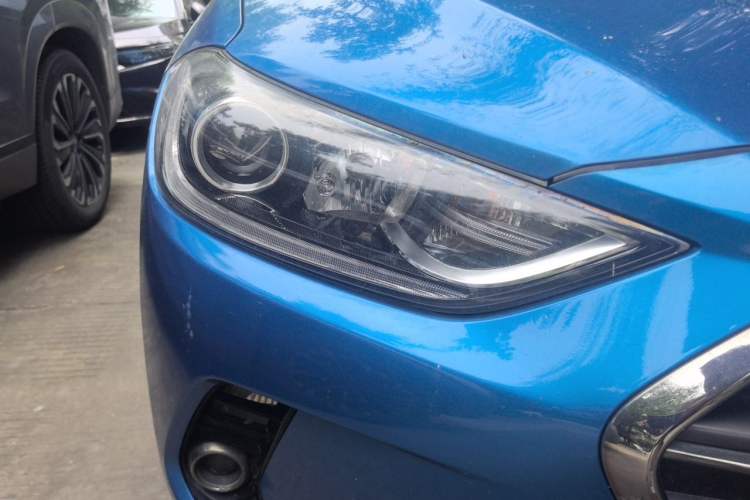 Used Hyundai Elantra (6th Generation / Lingdong) 2016 1.6L Automatic ZhiXuan – Elite Version Right Front Headlight