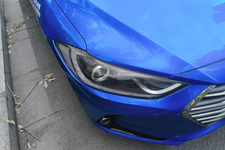 Used Hyundai Elantra (6th Generation / Lingdong) 2016 1.6L Automatic ZhiXuan – Elite Version Right Front Headlight