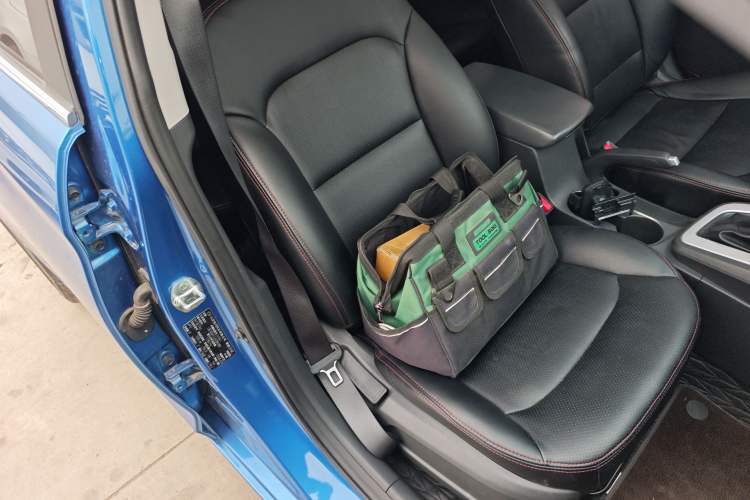 Used Hyundai Elantra (6th Generation / Lingdong) 2016 1.6L Automatic ZhiXuan – Elite Version Right Front Seat