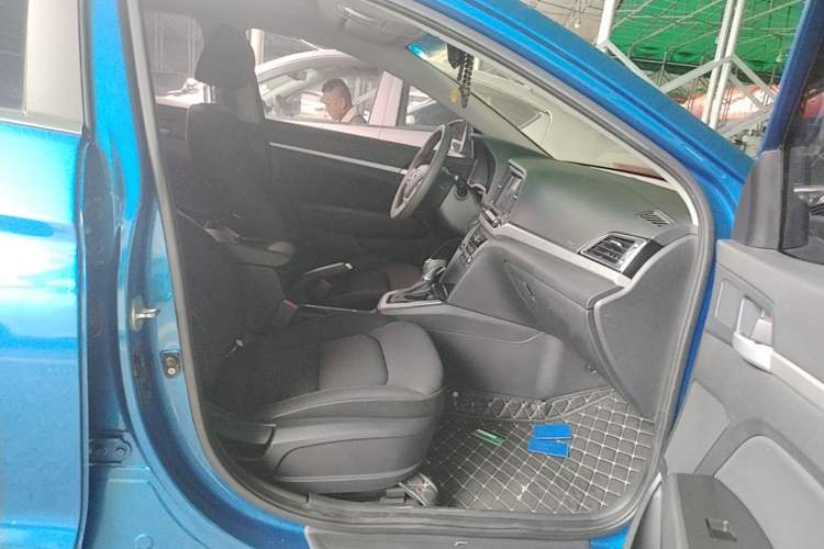 Used Hyundai Elantra (6th Generation / Lingdong) 2016 1.6L Automatic ZhiXuan – Elite Version Right Front Seat