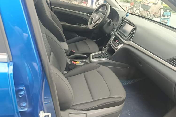 Used Hyundai Elantra (6th Generation / Lingdong) 2016 1.6L Automatic ZhiXuan – Elite Version Right Front Seat