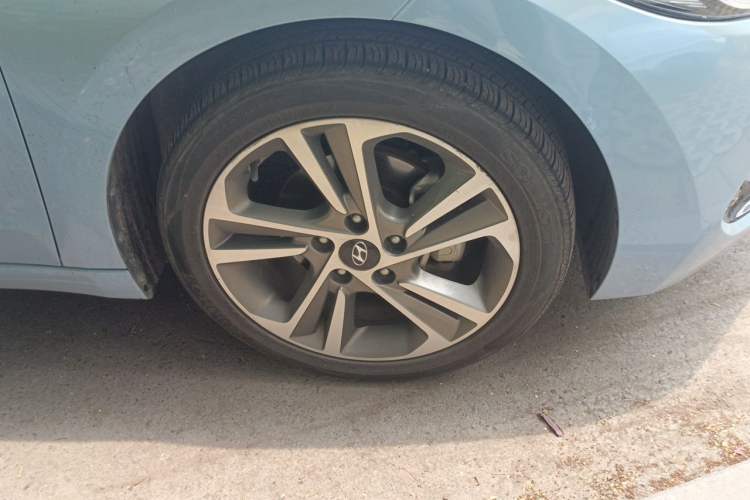Used Hyundai Elantra (6th Generation / Lingdong) 2016 1.6L Automatic ZhiXuan – Elite Version Right Front Wheel Hub