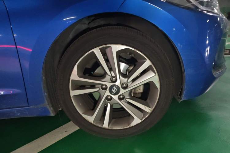 Used Hyundai Elantra (6th Generation / Lingdong) 2016 1.6L Automatic ZhiXuan – Elite Version Right Front Wheel Hub