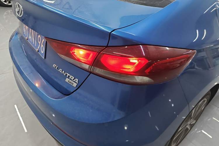 Used Hyundai Elantra (6th Generation / Lingdong) 2016 1.6L Automatic ZhiXuan – Elite Version Right Rear Taillight