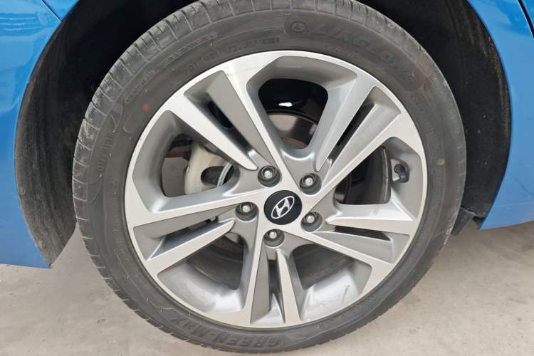Used Hyundai Elantra (6th Generation / Lingdong) 2016 1.6L Automatic ZhiXuan – Elite Version Right Rear Wheel Hub