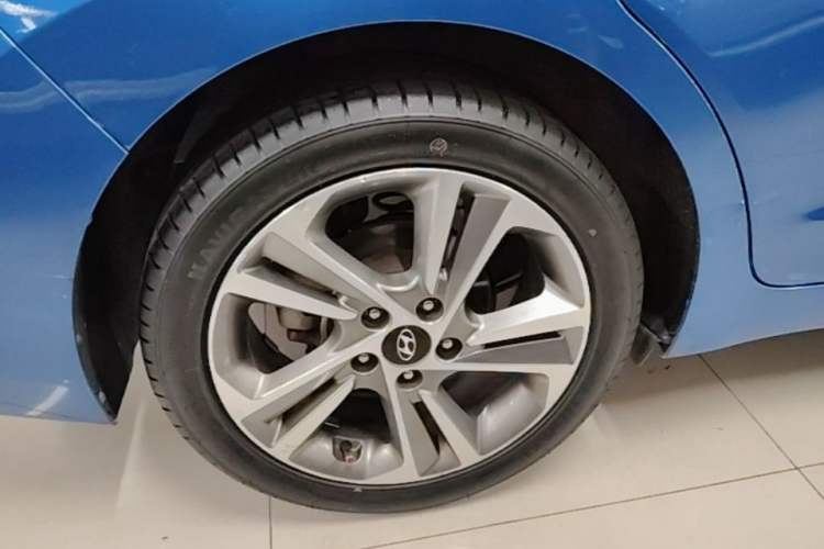 Used Hyundai Elantra (6th Generation / Lingdong) 2016 1.6L Automatic ZhiXuan – Elite Version Right Rear Wheel Hub