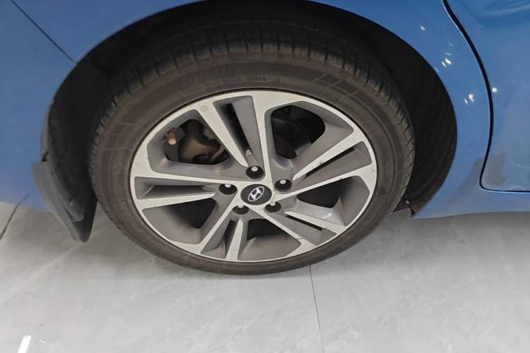 Used Hyundai Elantra (6th Generation / Lingdong) 2016 1.6L Automatic ZhiXuan – Elite Version Right Rear Wheel Hub