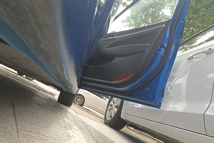 Used Hyundai Elantra (6th Generation / Lingdong) 2016 1.6L Automatic ZhiXuan – Elite Version Right Side Sill