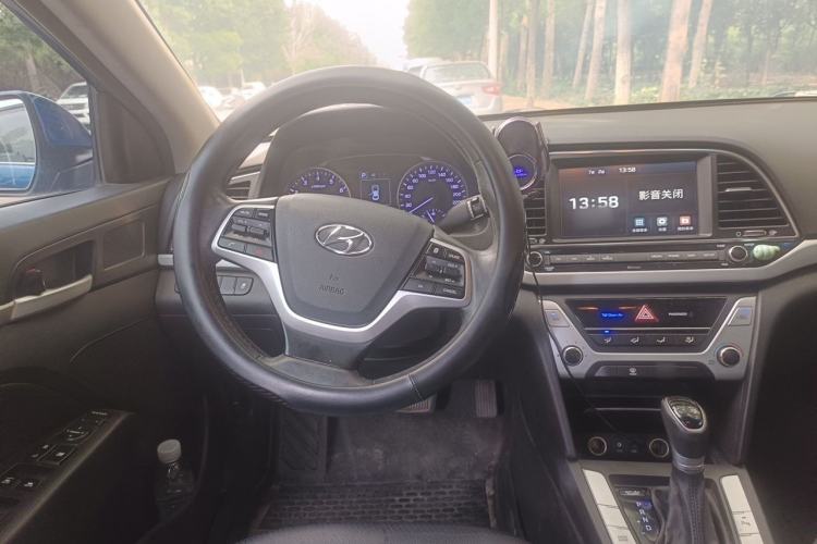 Used Hyundai Elantra (6th Generation / Lingdong) 2016 1.6L Automatic ZhiXuan · Luxury Version Steering Wheel