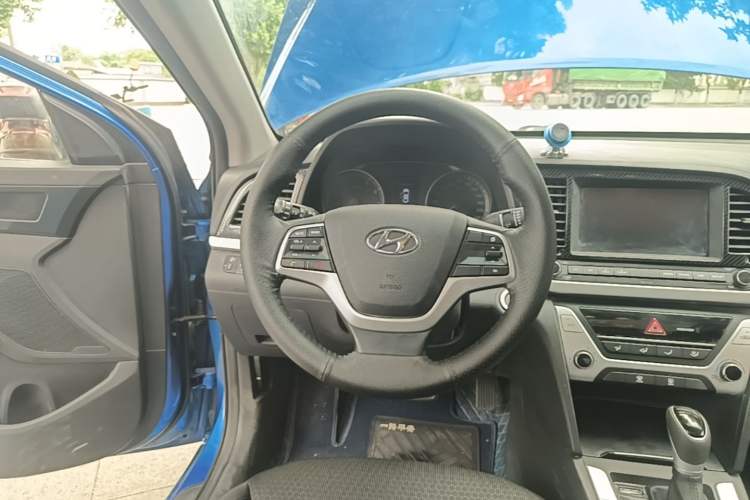 Used Hyundai Elantra (6th Generation / Lingdong) 2016 1.6L Automatic ZhiXuan – Elite Version Steering Wheel