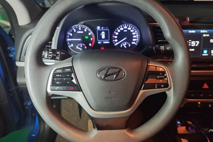 Used Hyundai Elantra (6th Generation / Lingdong) 2016 1.6L Automatic ZhiXuan – Elite Version Steering Wheel