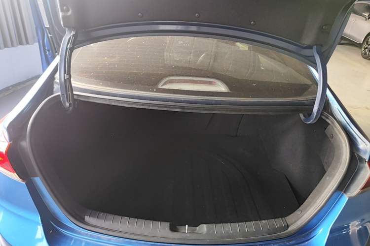Used Hyundai Elantra (6th Generation / Lingdong) 2016 1.6L Automatic ZhiXuan – Elite Version Trunk