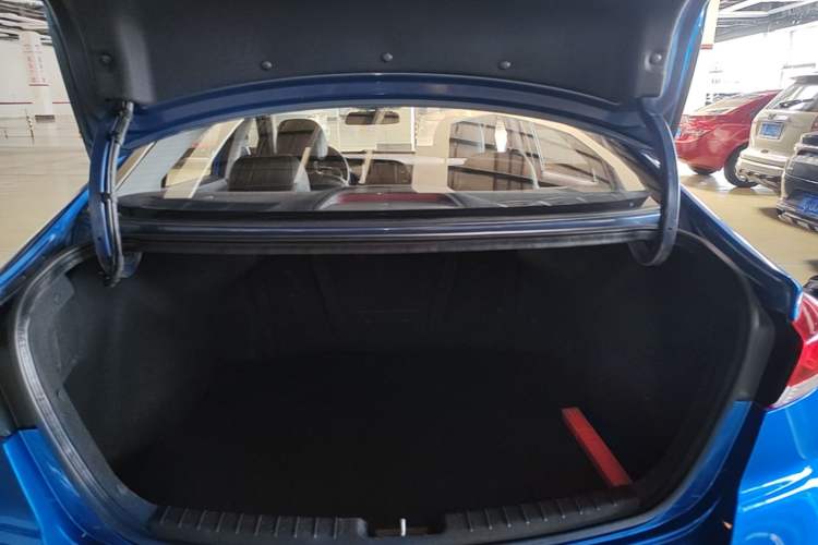 Used Hyundai Elantra (6th Generation / Lingdong) 2016 1.6L Automatic ZhiXuan – Elite Version Trunk