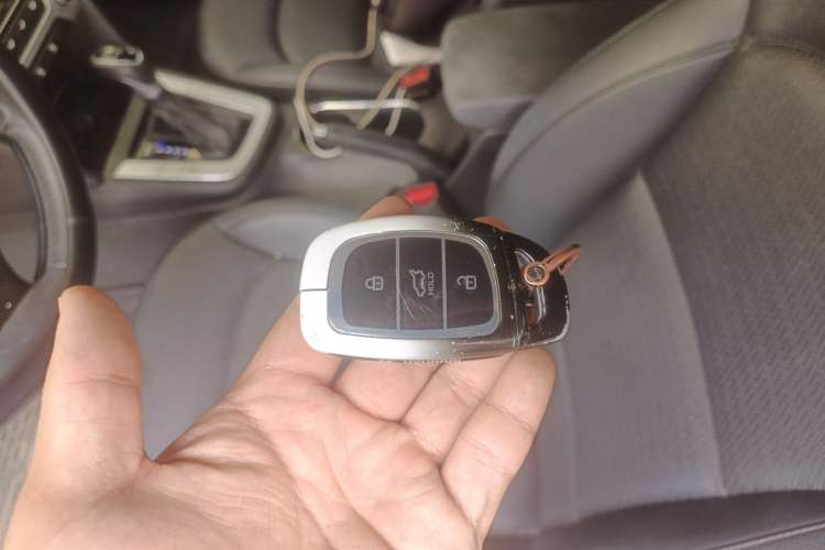 Used Hyundai Elantra (6th Generation / Lingdong) 2016 1.6L Automatic ZhiXuan · Luxury Version Vehicle Key