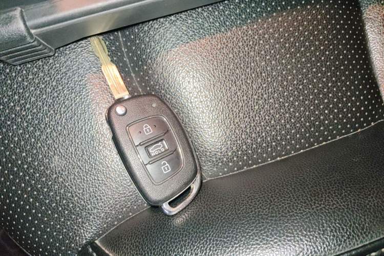 Used Hyundai Elantra (6th Generation / Lingdong) 2016 1.6L Automatic ZhiXuan – Elite Version Vehicle Key