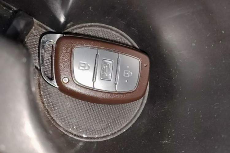 Used Hyundai Elantra (6th Generation / Lingdong) 2016 1.6L Automatic ZhiXuan – Elite Version Vehicle Key
