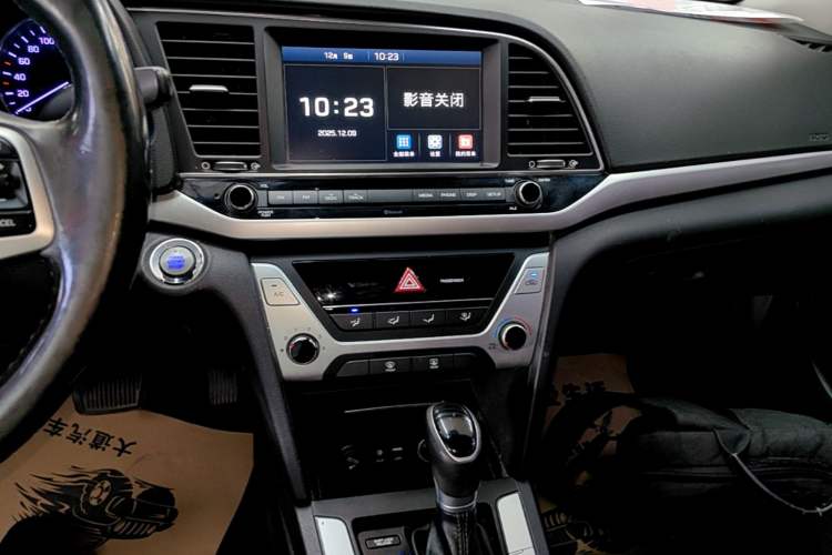 Used Hyundai Elantra (6th Generation / Lingdong) 2016 1.6L Automatic ZhiXuan · Luxury Version Audio And AC Panel