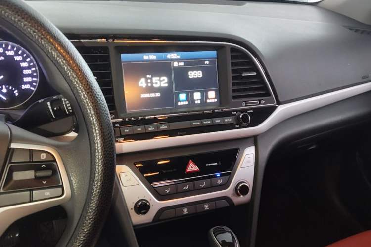 Used Hyundai Elantra (6th Generation / Lingdong) 2016 1.6L Automatic ZhiXuan – Elite Version Audio And AC Panel