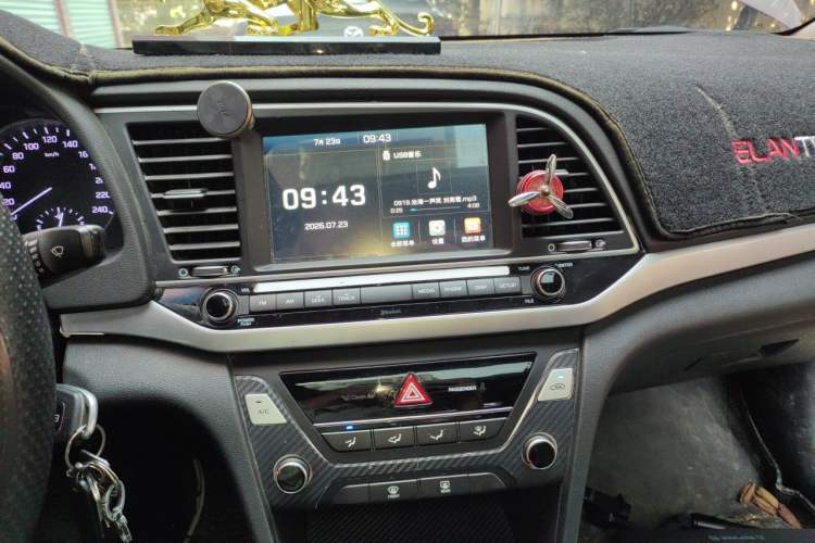 Used Hyundai Elantra (6th Generation / Lingdong) 2016 1.6L Automatic ZhiXuan – Elite Version Audio And AC Panel