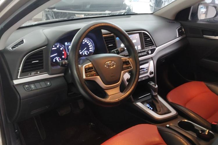 Used Hyundai Elantra (6th Generation / Lingdong) 2016 1.6L Automatic ZhiXuan – Elite Version Center Console