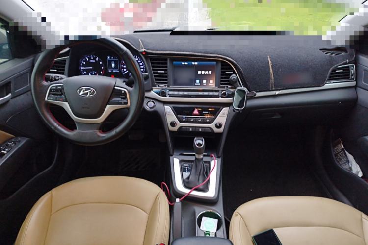 Used Hyundai Elantra (6th Generation / Lingdong) 2016 1.6L Automatic ZhiXuan – Elite Version Center Console
