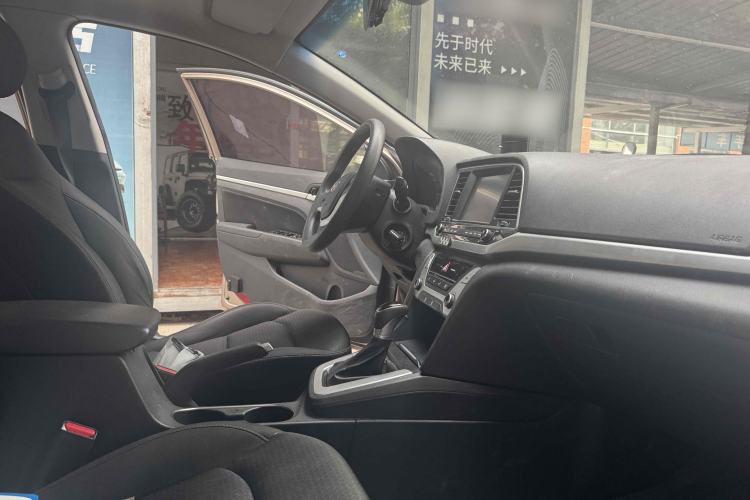 Used Hyundai Elantra (6th Generation / Lingdong) 2016 1.6L Automatic ZhiXuan – Elite Version Interior 2