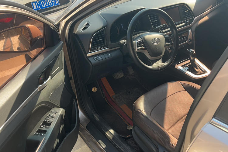 Used Hyundai Elantra (6th Generation / Lingdong) 2016 1.6L Automatic ZhiXuan – Elite Version Interior 2