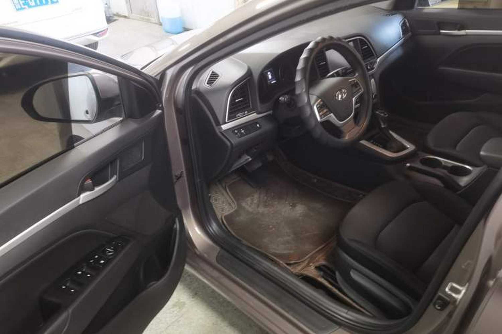 Used Hyundai Elantra (6th Generation / Lingdong) 2016 1.6L Automatic ZhiXuan – Elite Version Interior 3
