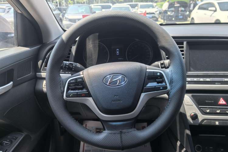 Used Hyundai Elantra (6th Generation / Lingdong) 2016 1.6L Automatic ZhiXuan – Elite Version Interior 3