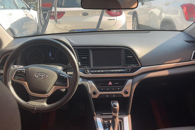 Used Hyundai Elantra (6th Generation / Lingdong) 2016 1.6L Automatic ZhiXuan – Elite Version Interior 3