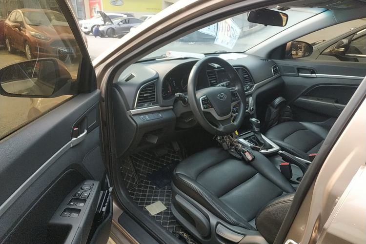 Used Hyundai Elantra (6th Generation / Lingdong) 2016 1.6L Automatic ZhiXuan – Elite Version Interior 3