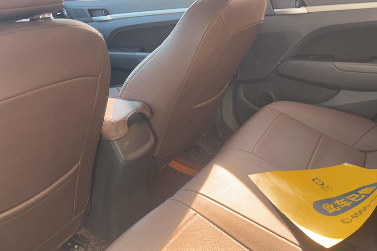 Used Hyundai Elantra (6th Generation / Lingdong) 2016 1.6L Automatic ZhiXuan – Elite Version Interior 4