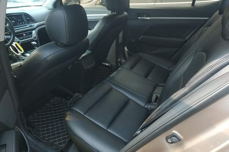 Used Hyundai Elantra (6th Generation / Lingdong) 2016 1.6L Automatic ZhiXuan – Elite Version Interior 4