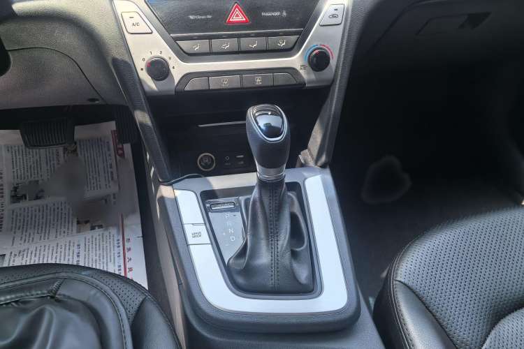 Used Hyundai Elantra (6th Generation / Lingdong) 2016 1.6L Automatic ZhiXuan – Elite Version Interior 5