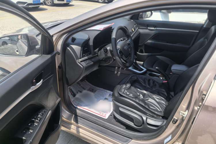 Used Hyundai Elantra (6th Generation / Lingdong) 2016 1.6L Automatic ZhiXuan – Elite Version Interior 6