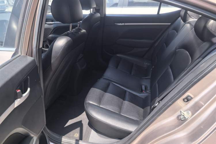 Used Hyundai Elantra (6th Generation / Lingdong) 2016 1.6L Automatic ZhiXuan – Elite Version Interior 7