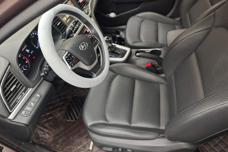 Used Hyundai Elantra (6th Generation / Lingdong) 2016 1.6L Automatic ZhiXuan · Luxury Version Left Front Seat