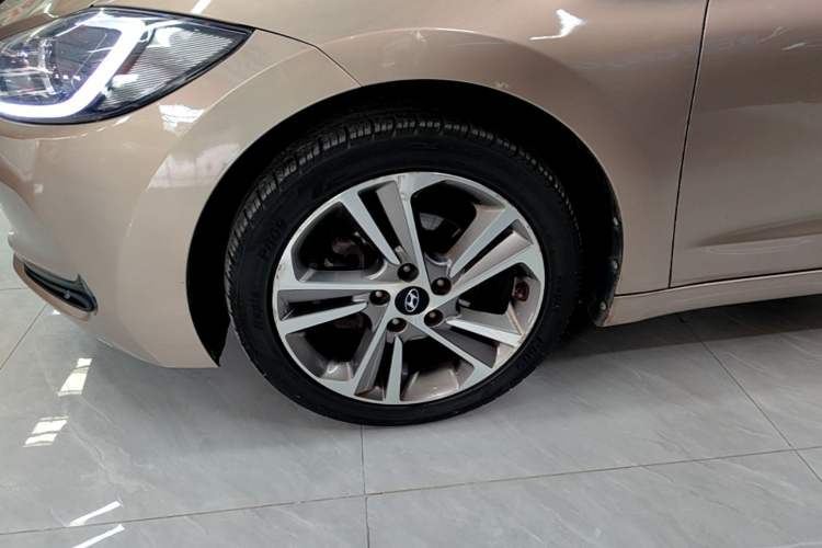 Used Hyundai Elantra (6th Generation / Lingdong) 2016 1.6L Automatic ZhiXuan · Luxury Version Left Front Wheel Hub