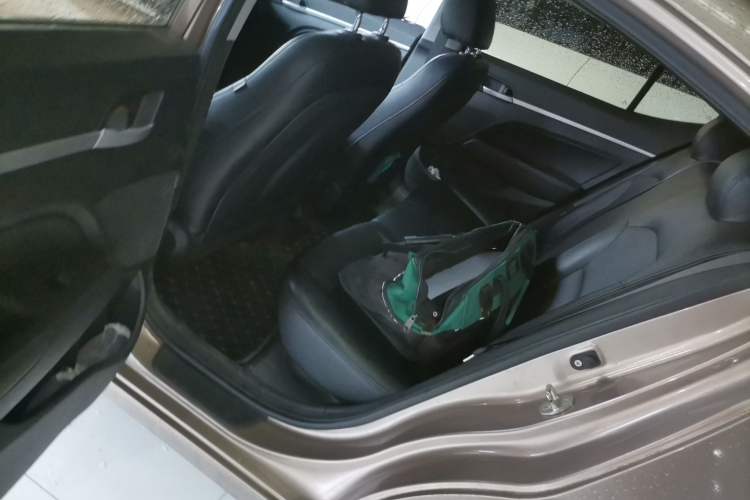 Used Hyundai Elantra (6th Generation / Lingdong) 2016 1.6L Automatic ZhiXuan – Elite Version Left Rear Seat