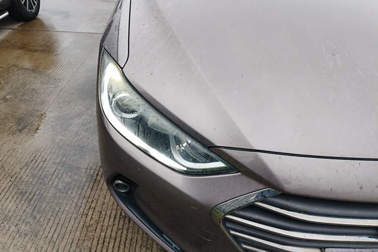 Used Hyundai Elantra (6th Generation / Lingdong) 2016 1.6L Automatic ZhiXuan – Elite Version Right Front Headlight