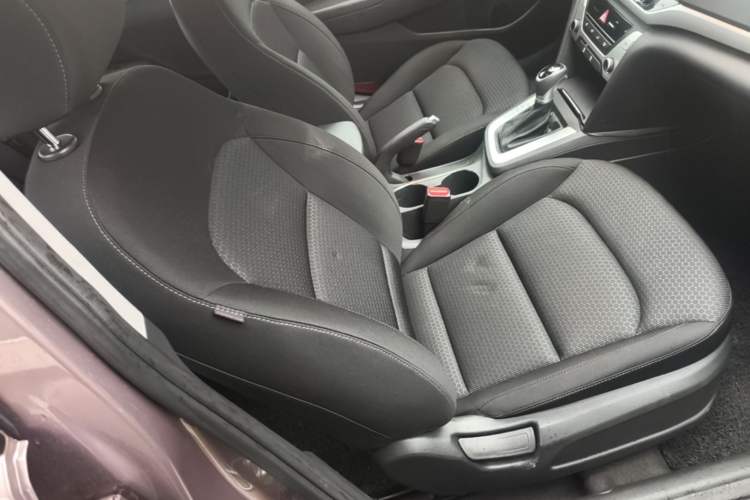 Used Hyundai Elantra (6th Generation / Lingdong) 2016 1.6L Automatic ZhiXuan – Elite Version Right Front Seat