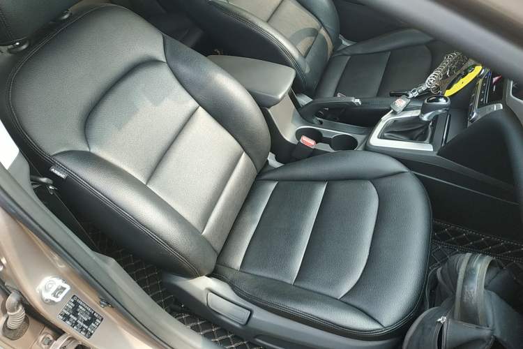 Used Hyundai Elantra (6th Generation / Lingdong) 2016 1.6L Automatic ZhiXuan – Elite Version Right Front Seat