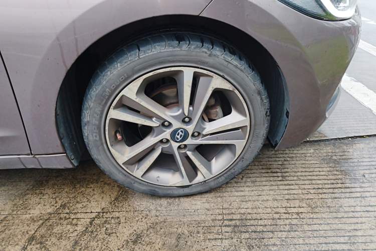 Used Hyundai Elantra (6th Generation / Lingdong) 2016 1.6L Automatic ZhiXuan – Elite Version Right Front Wheel Hub