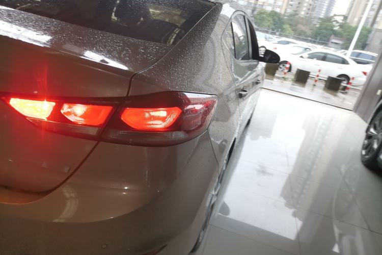 Used Hyundai Elantra (6th Generation / Lingdong) 2016 1.6L Automatic ZhiXuan – Elite Version Right Rear Taillight