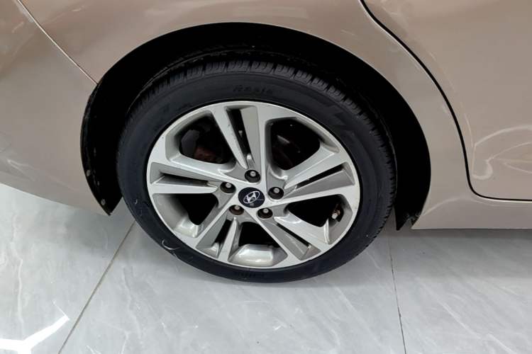 Used Hyundai Elantra (6th Generation / Lingdong) 2016 1.6L Automatic ZhiXuan · Luxury Version Right Rear Wheel Hub