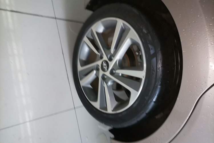 Used Hyundai Elantra (6th Generation / Lingdong) 2016 1.6L Automatic ZhiXuan – Elite Version Right Rear Wheel Hub