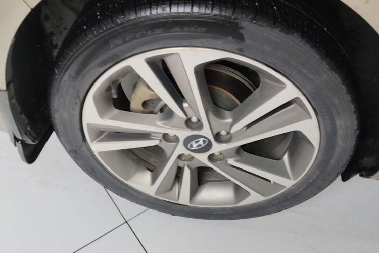 Used Hyundai Elantra (6th Generation / Lingdong) 2016 1.6L Automatic ZhiXuan – Elite Version Right Rear Wheel Hub