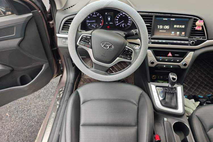 Used Hyundai Elantra (6th Generation / Lingdong) 2016 1.6L Automatic ZhiXuan · Luxury Version Steering Wheel