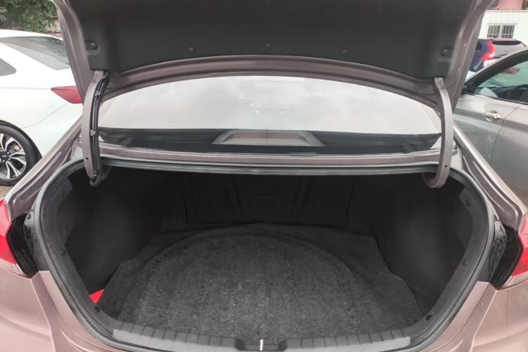 Used Hyundai Elantra (6th Generation / Lingdong) 2016 1.6L Automatic ZhiXuan – Elite Version Trunk